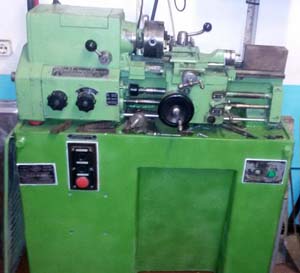 Загальний вигляд токарно-гвинторізного верстата 1603